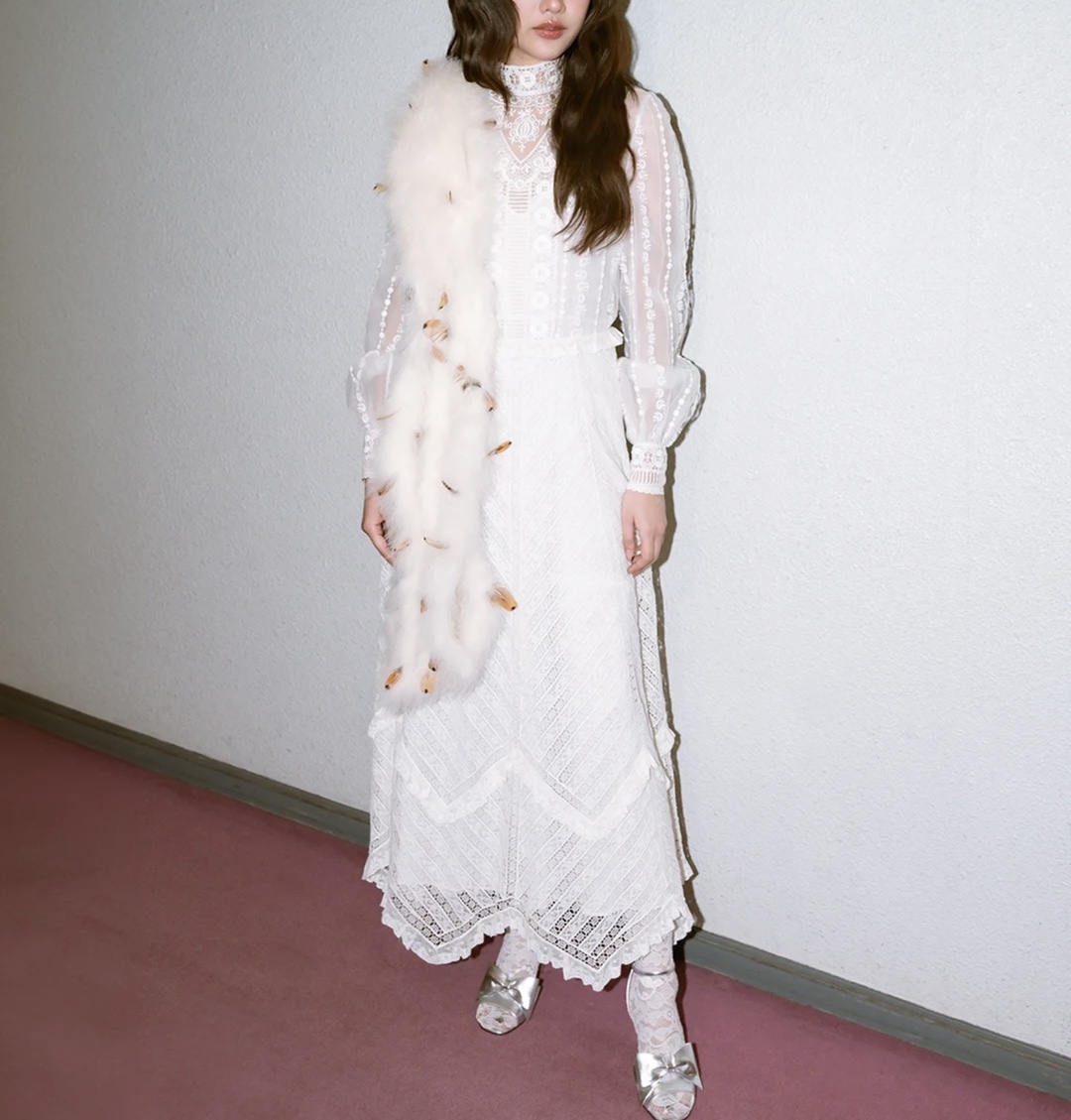 【OGARMA】2025春季新款浪漫优雅气质法式复古蕾丝镂空刺绣连衣裙