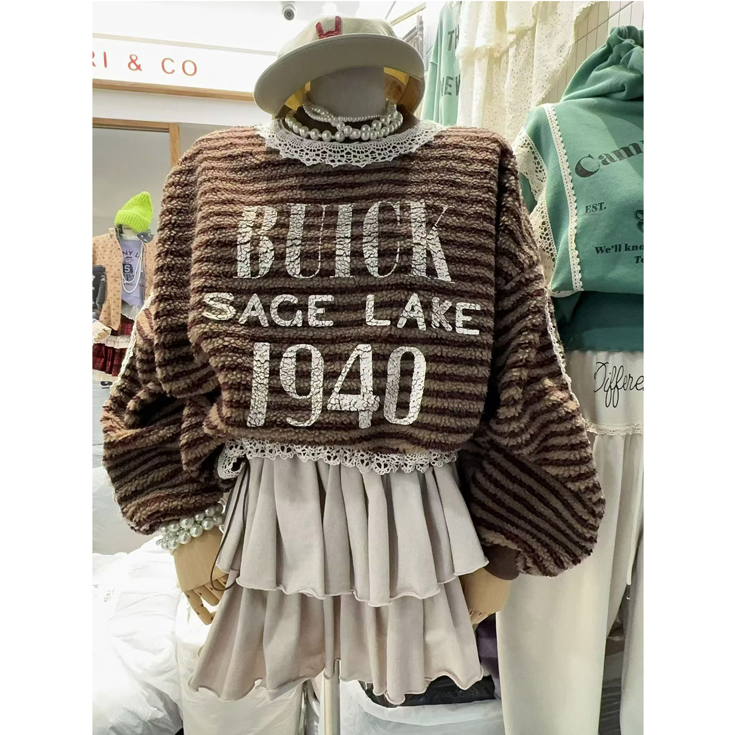 条纹花边休闲绒面加厚套头卫衣