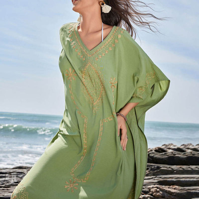 刺绣连衣裙子气质显瘦度假长袍