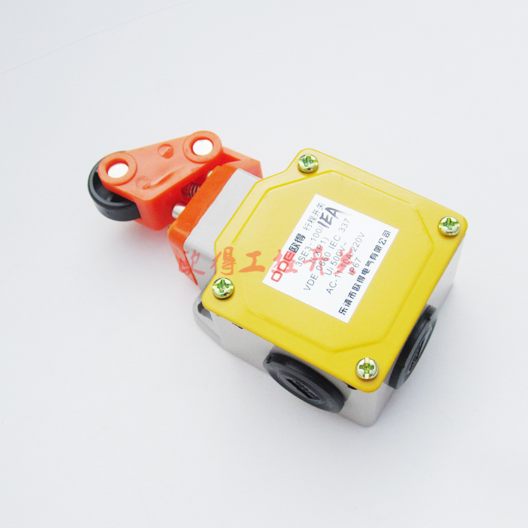 3SE3(LXP1)-100/1EA行程开关 滚轮角杠杆式 有自动复位 限位开关