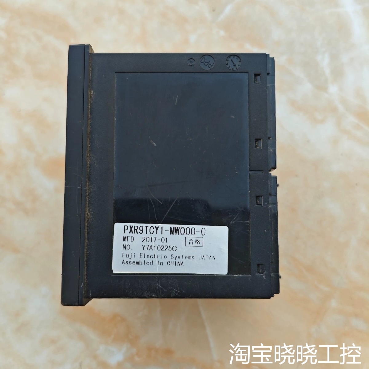 富士温控器PXR-9型号PXR9TCY1-MW000-C议价