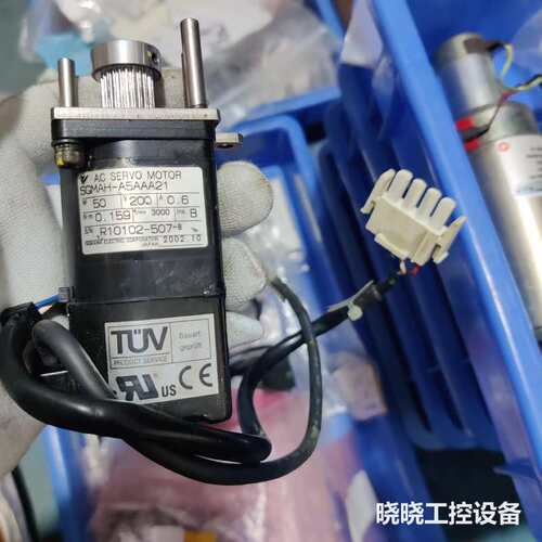 议价安川马达SGMAH-A5AAA21一个供应