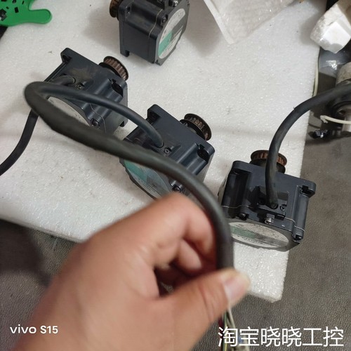 件BLEM512-A便宜了，图片是实物拍摄来的，成色议价