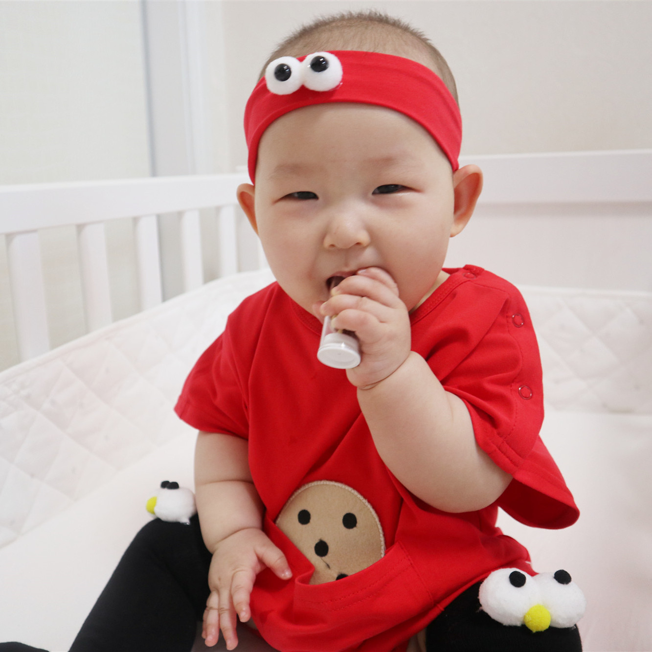 婴儿夏装芝麻街哈衣1岁婴童纯棉爬服卡通大眼睛男女宝宝0连体套装