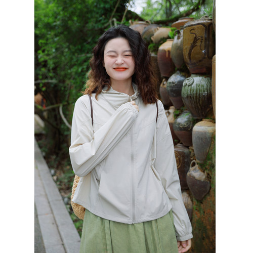 花吉米杏色户外防晒连帽外套