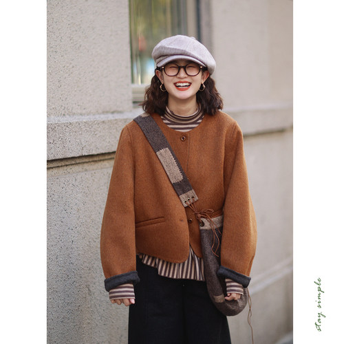 花吉金棕色羊毛复古圆领双面毛呢