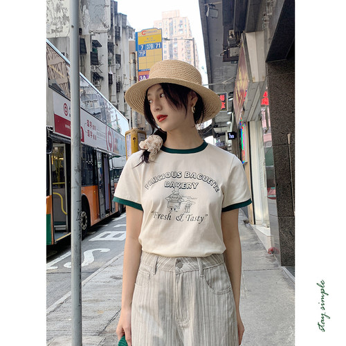 花吉米白撞色领字母短袖T恤女