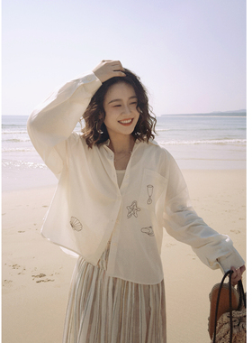 花吉C176米杏色水洗纯棉宽松贝壳刺绣长袖衬衫女2026新款春衬衣