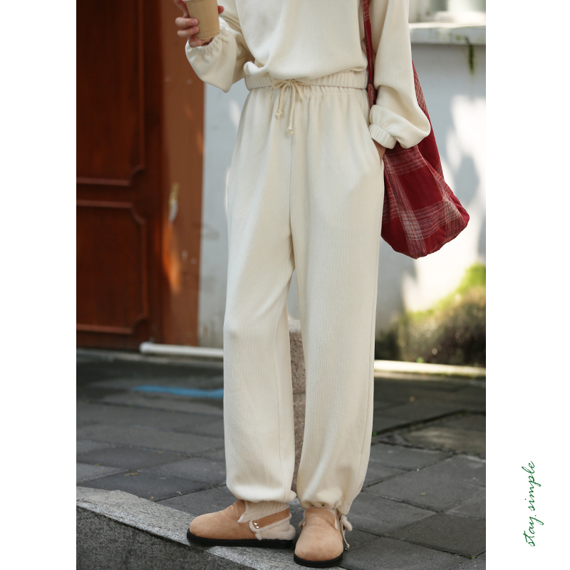 米色高腰宽松束脚运动裤