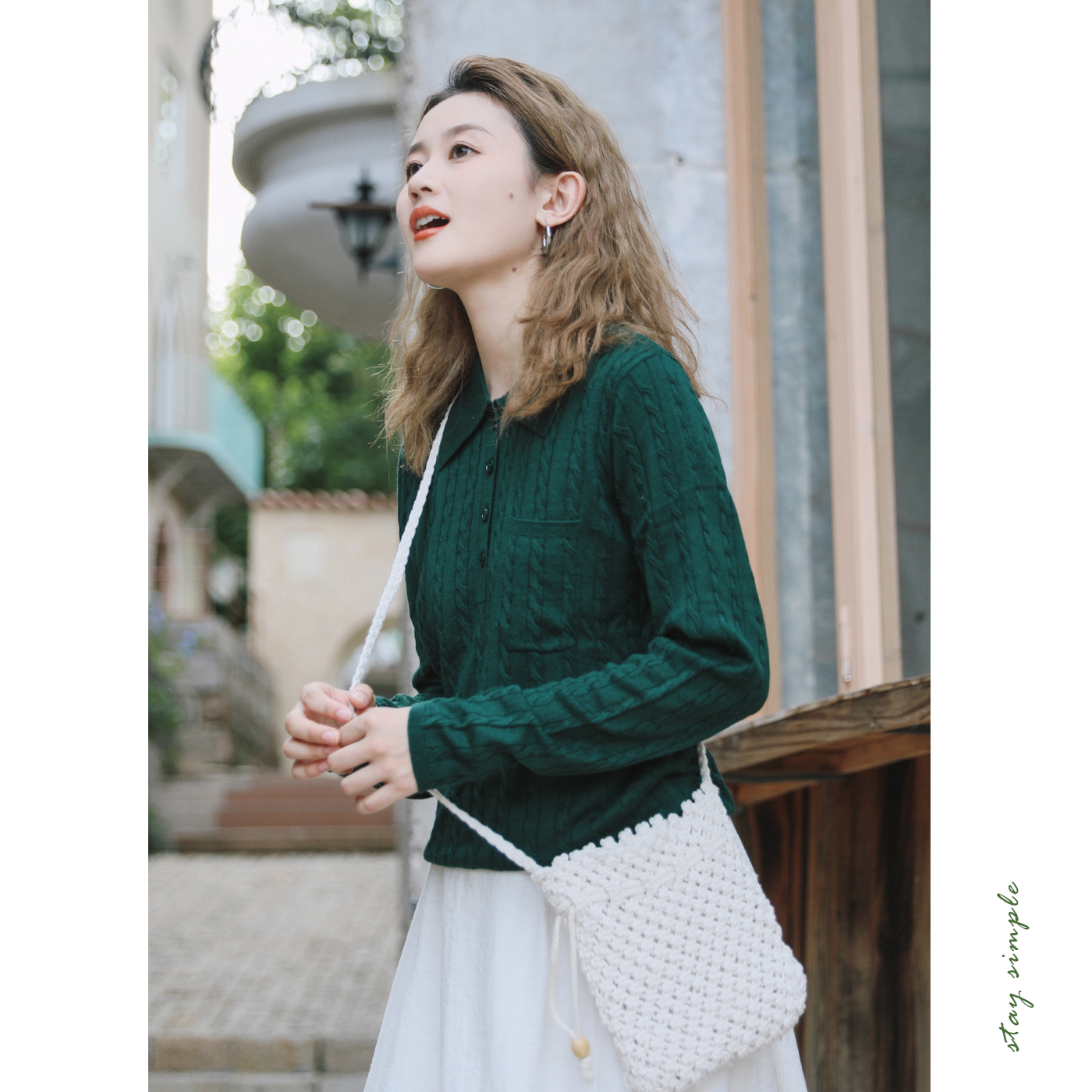 花吉复古学院风翻领针织衫