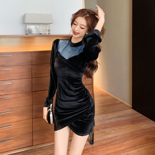 1123法式小黑裙赫本风丝绒秋冬绝美时尚修身包臀打底小礼服连衣裙
