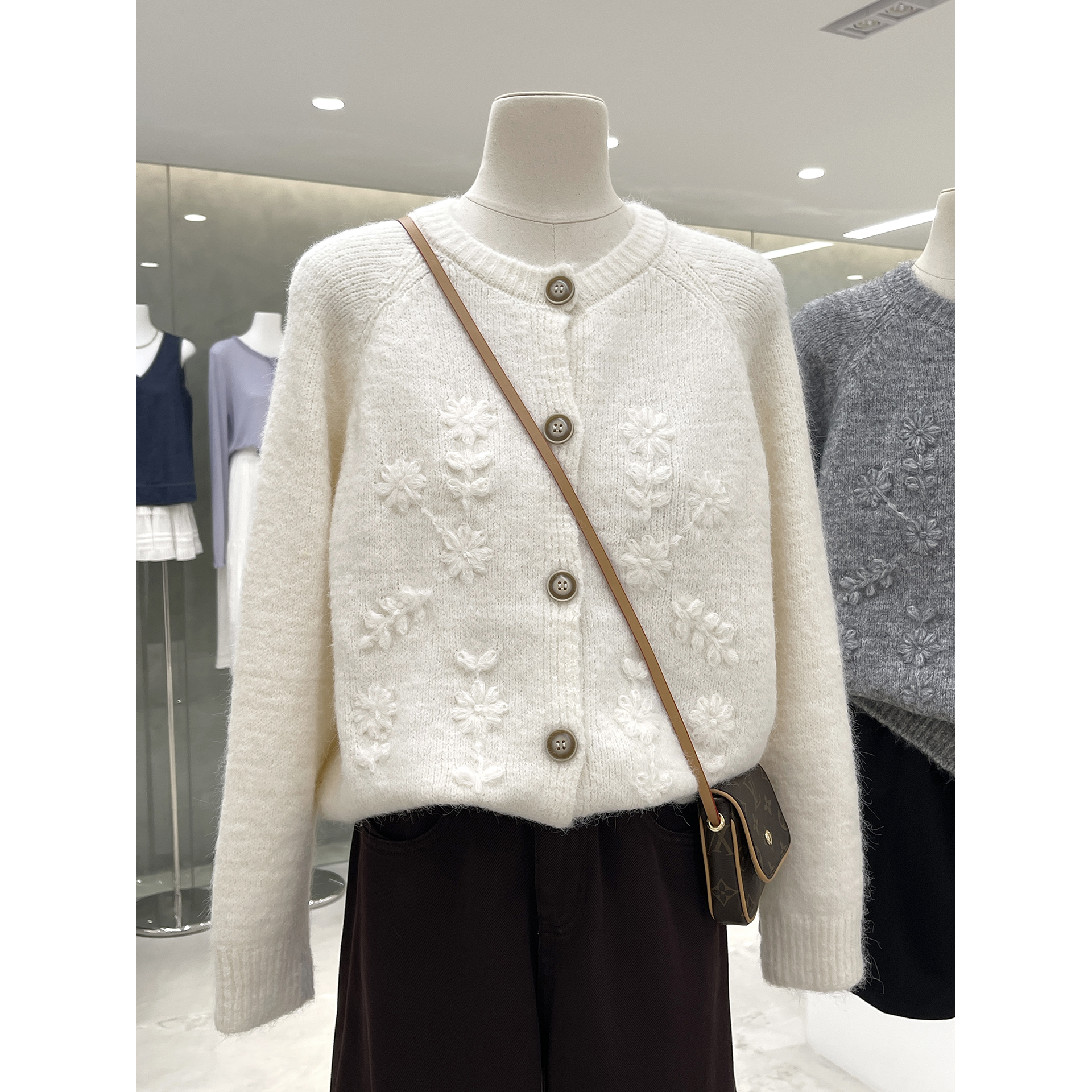 温柔甜美风花朵提花毛衣开衫2025