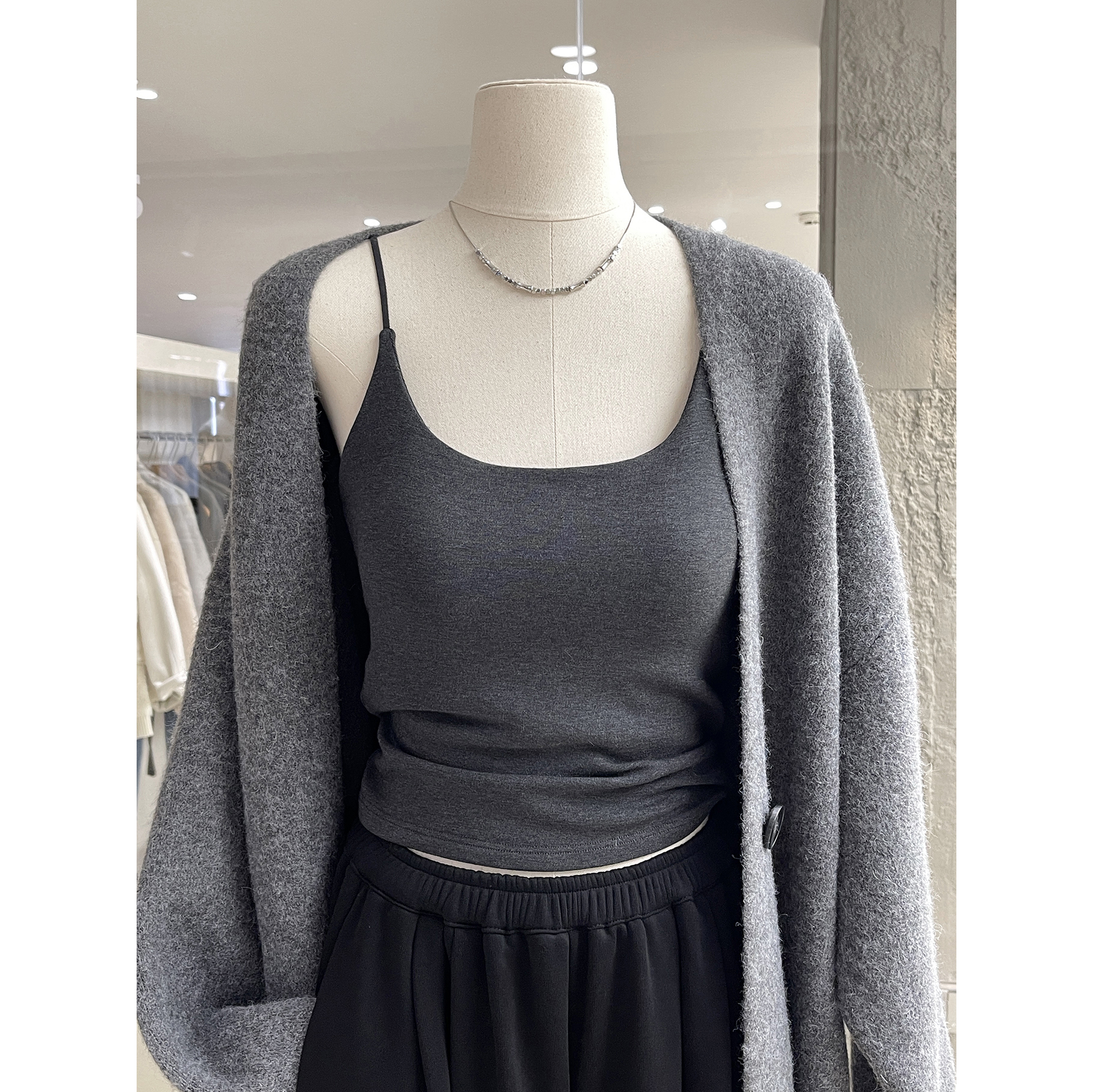 柔软糯叽叽精品羊绒纯色吊带背心