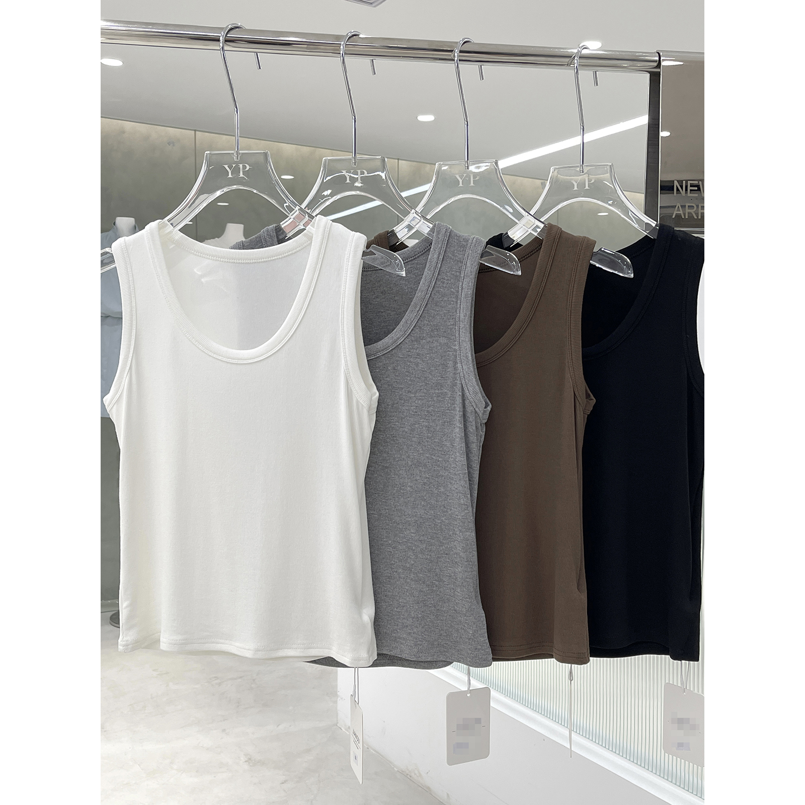 热卖款 百搭显瘦遮副乳基础宽肩带U领吊带背心女内搭外穿无袖上衣