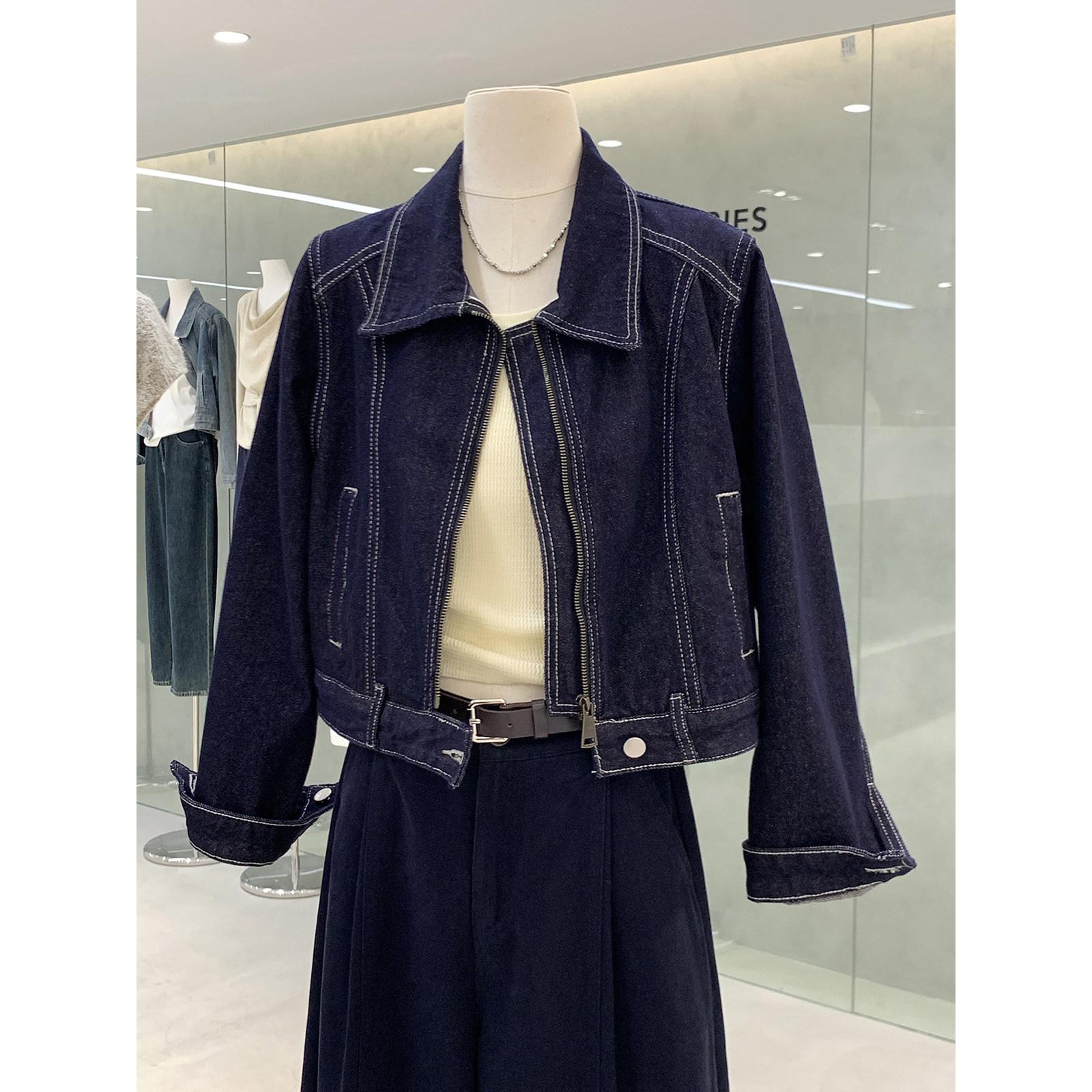 时髦显白丹宁蓝拉链翻领牛仔外套