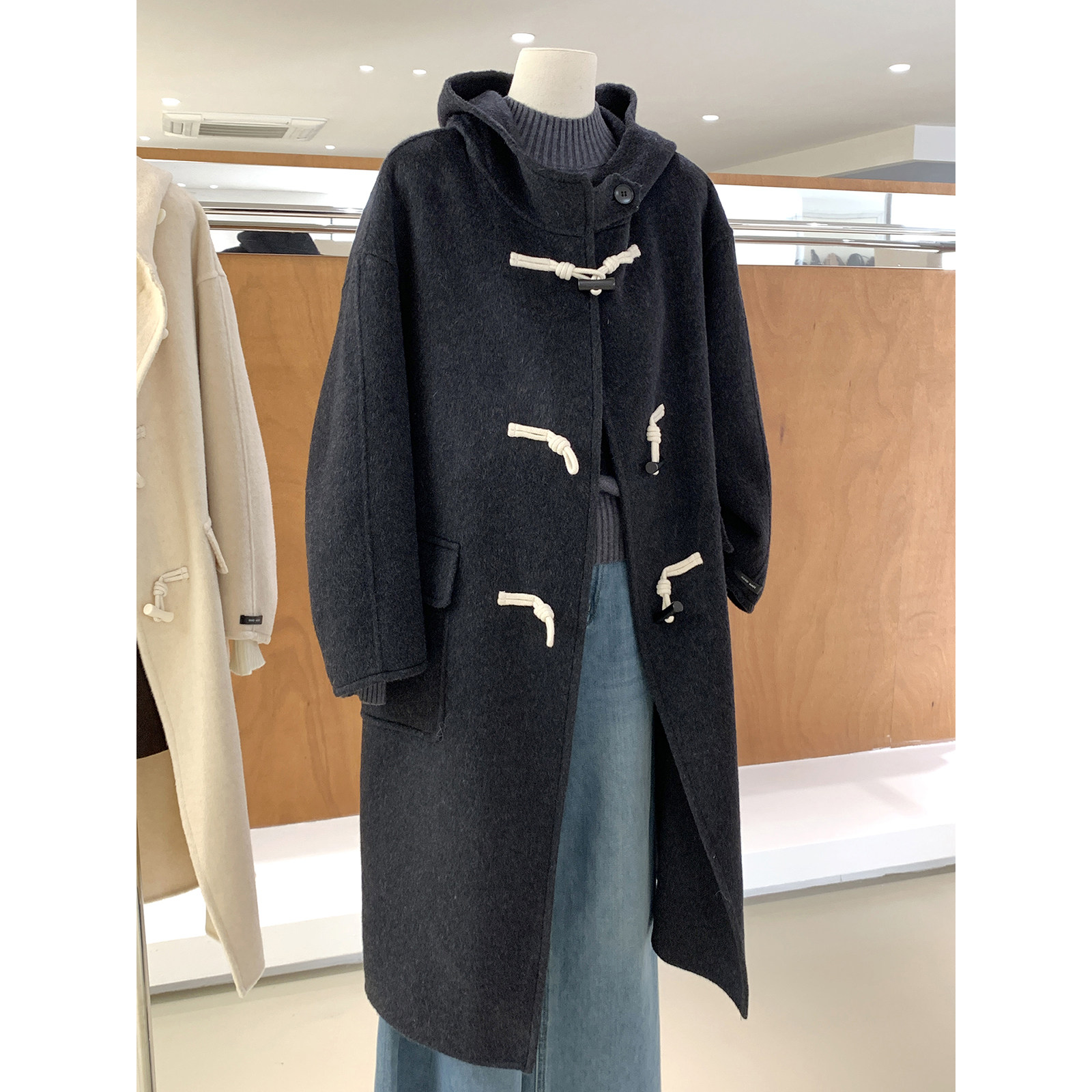 韩剧女主既视感牛角扣连帽羊绒大衣秋冬氛围感穿搭中长款毛呢外套