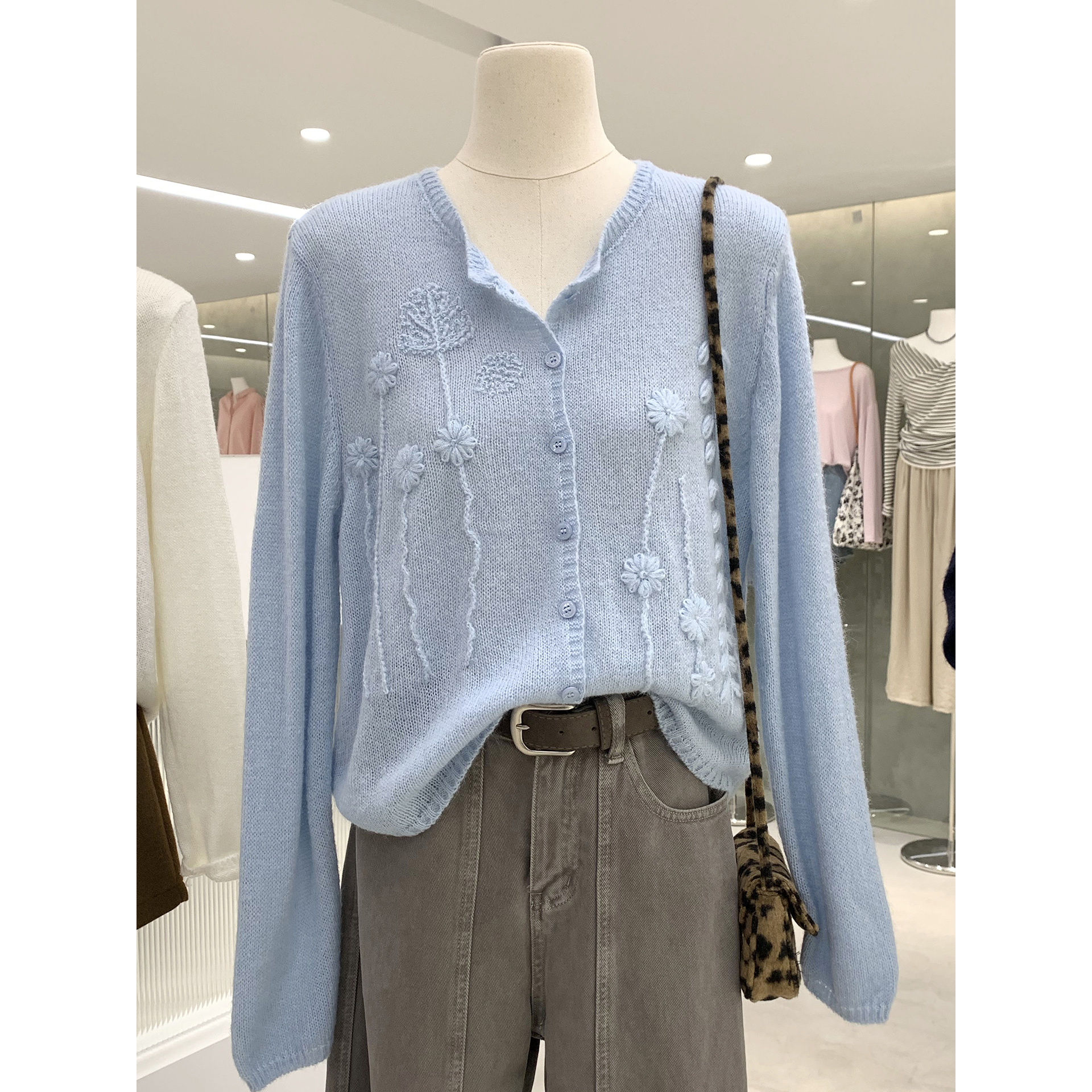 温柔氛围感重工立体钩花针织开衫