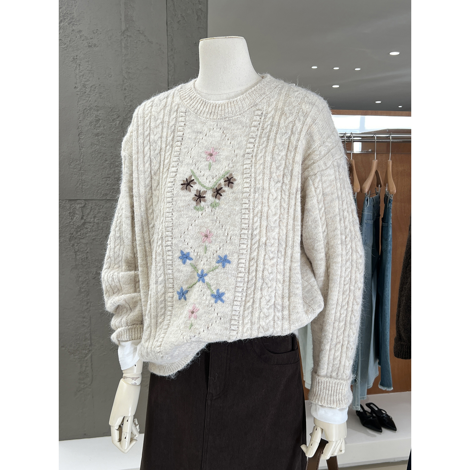 复古文艺风花朵提花圆领套头麻花针织衫2025秋冬新款厚实保暖毛衣