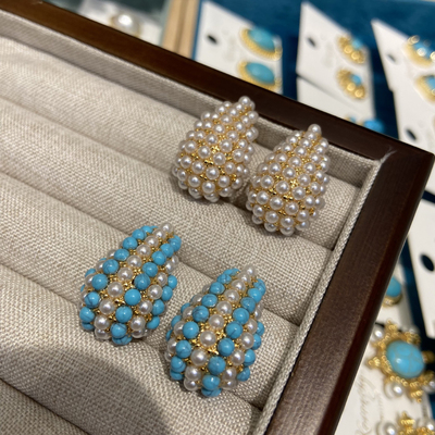 HECHENG饰品气质高级感铜镶小米珠珍珠C形耳钉小众宽面水滴形耳