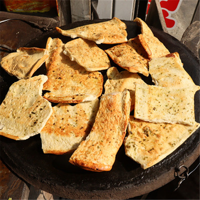 烤饼子三交烤馍馍烤饼则馒头片