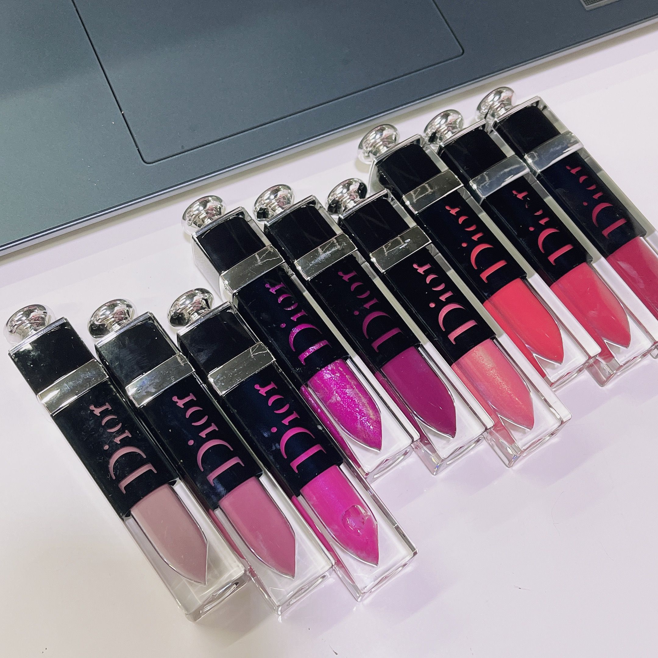 周佳瘾诱超模漆光唇釉426 456 677 777 868 758 676 538 648