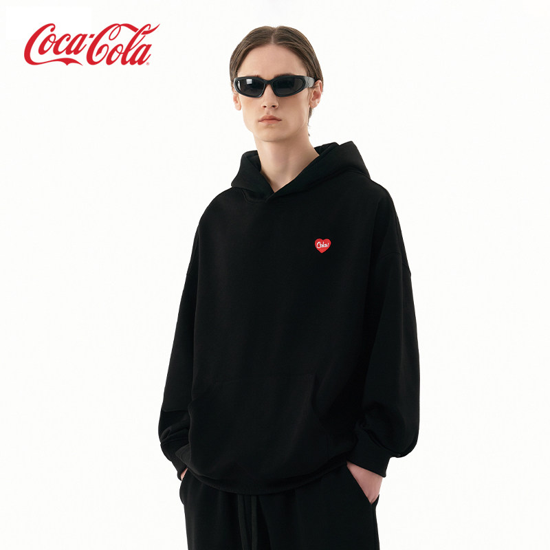 Coca－Cola/可口可乐 连帽卫衣男秋冬新款纯色简约刺绣上衣男装