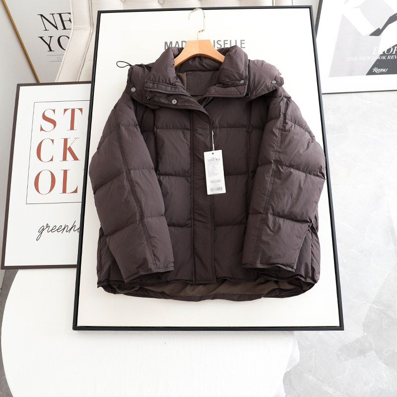 麦系の2025冬季新款时尚百搭宽松显瘦红棕色休闲连帽羽绒服外套女