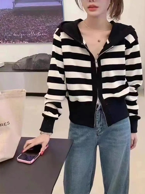 爆款连帽针织开衫女2023年秋季条纹短款黑白撞色卫衣内搭上衣外套