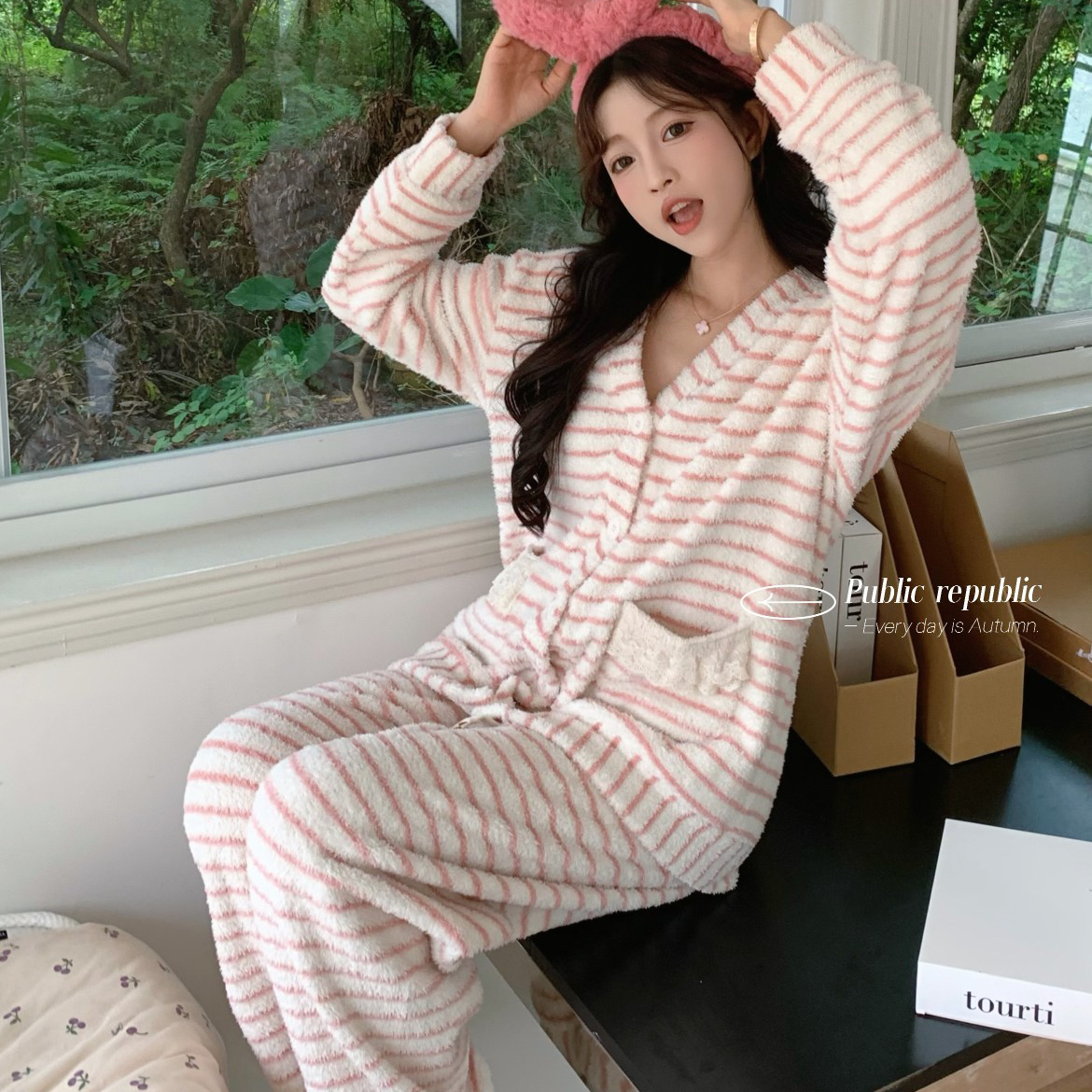 Public re Public韩国简约加绒珊瑚绒软绵绵条纹花边家居服睡衣女