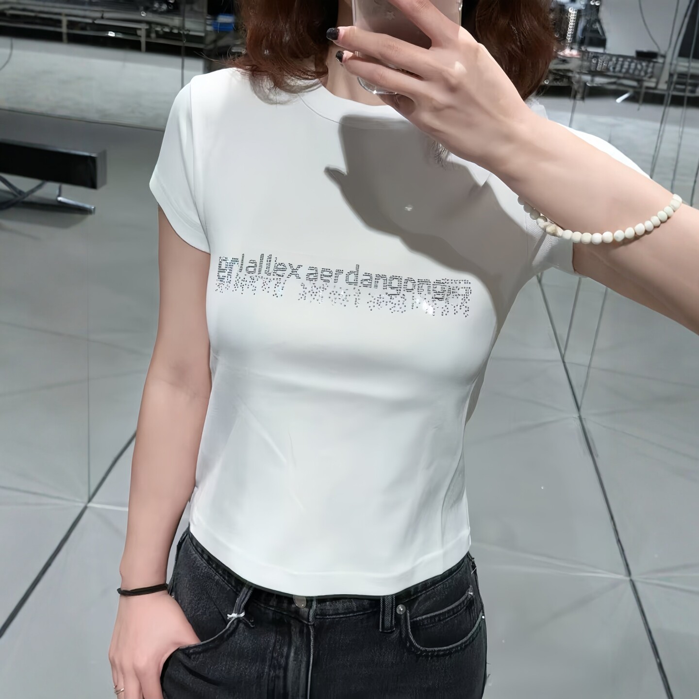大王字母烫钻性感紧身短款t恤女