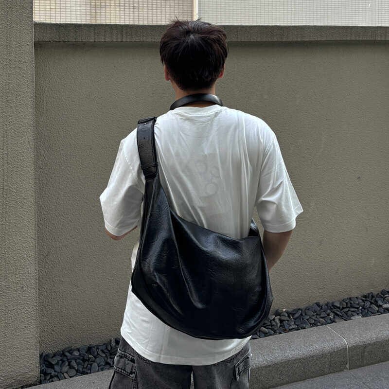 法国MlcanIKans韩系复古软皮饺子包高级感男学生单肩斜挎托特包女