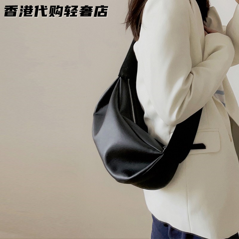 法国ZAMP真皮女包2025新款高级感斜挎腰包时尚休闲质感宽带饺子包