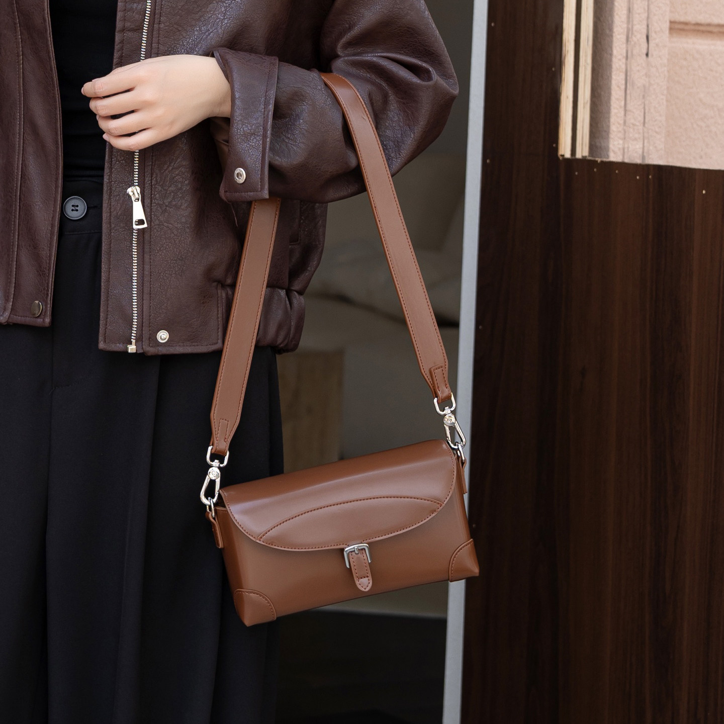 小众潮流高级感真皮腋下包女2025早秋新款简约斜挎包牛皮法棍包,箱包皮具/热销女包/男包,单肩包,淘宝优惠券,粉丝福利购,淘宝优惠卷