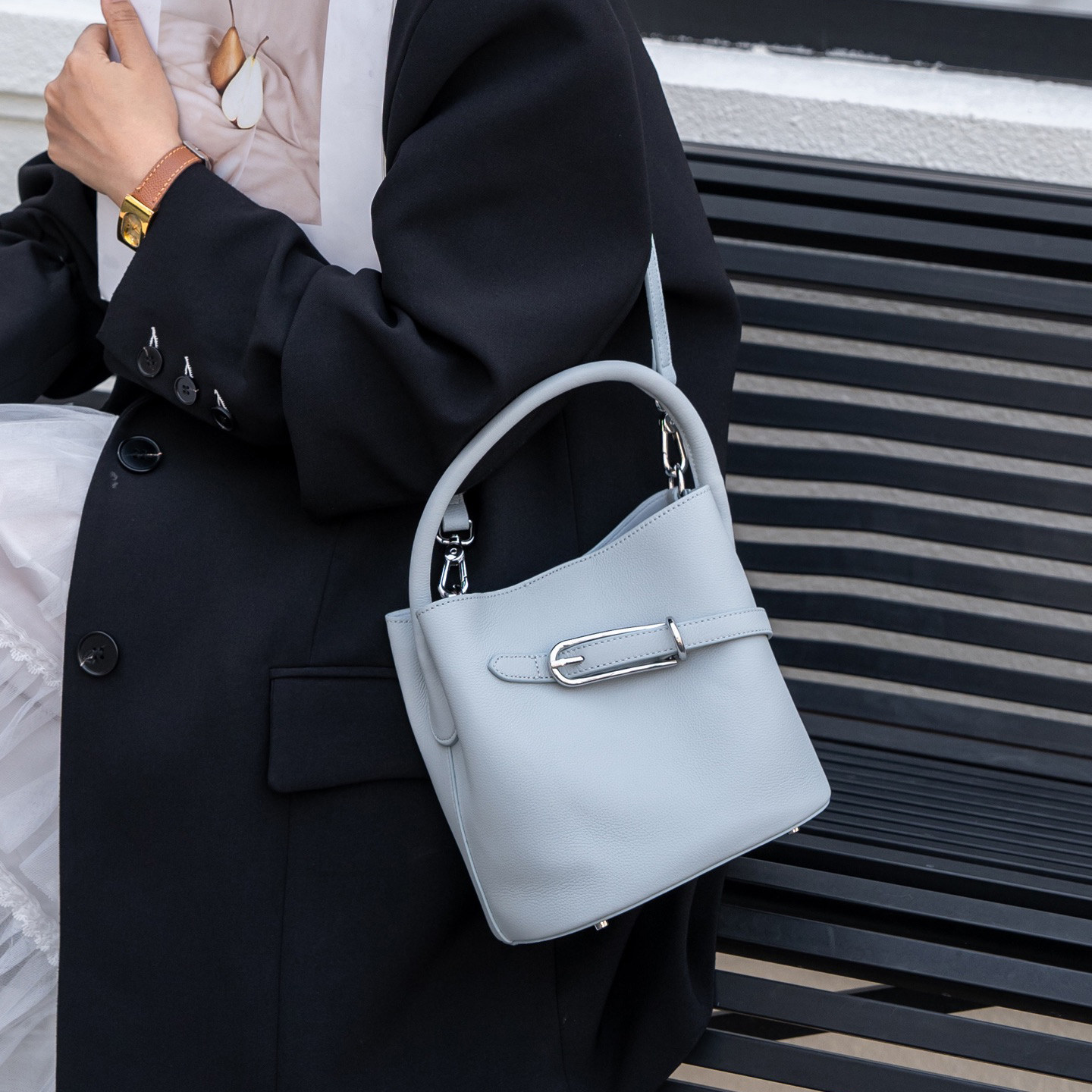 欧货头层牛皮水桶女包2026新款洋气百搭通勤高级感手提斜挎女士包