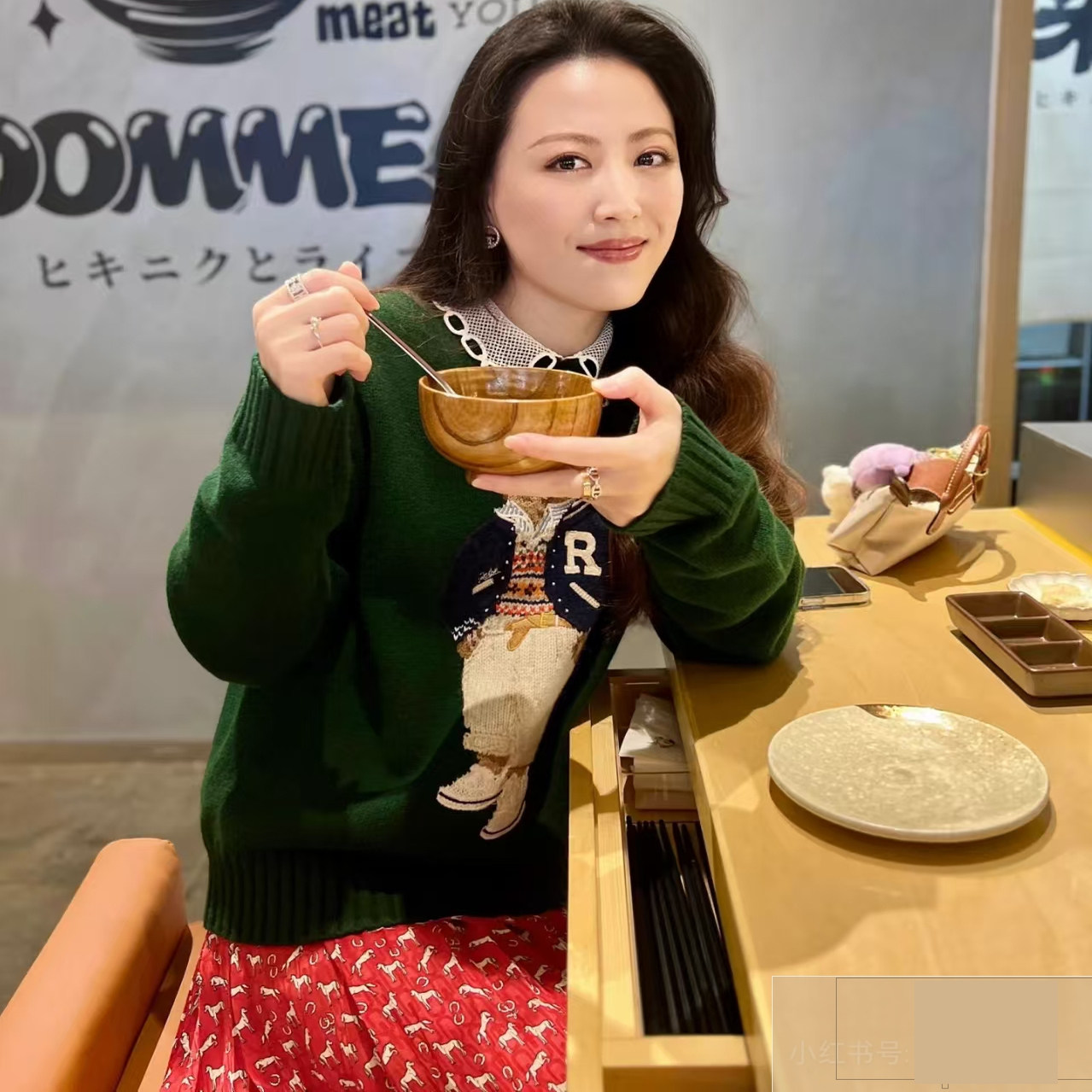 明星同款小熊美式毛衣服墨绿色圆领刺绣重工羊絨女款上装2025
