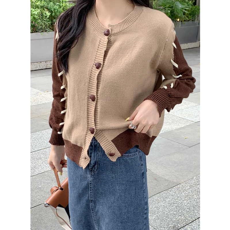 브랜드 정리 가을 겨울 한국어 버전 틈새 복고풍 세련된 사랑 버튼 서양식 컬러 블록 긴 소매 니트 카디건 여성용