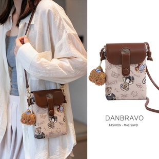 卡通涂鸦小熊迷你小包时尚 百搭零钱包 新款 手机包斜挎女2026夏季