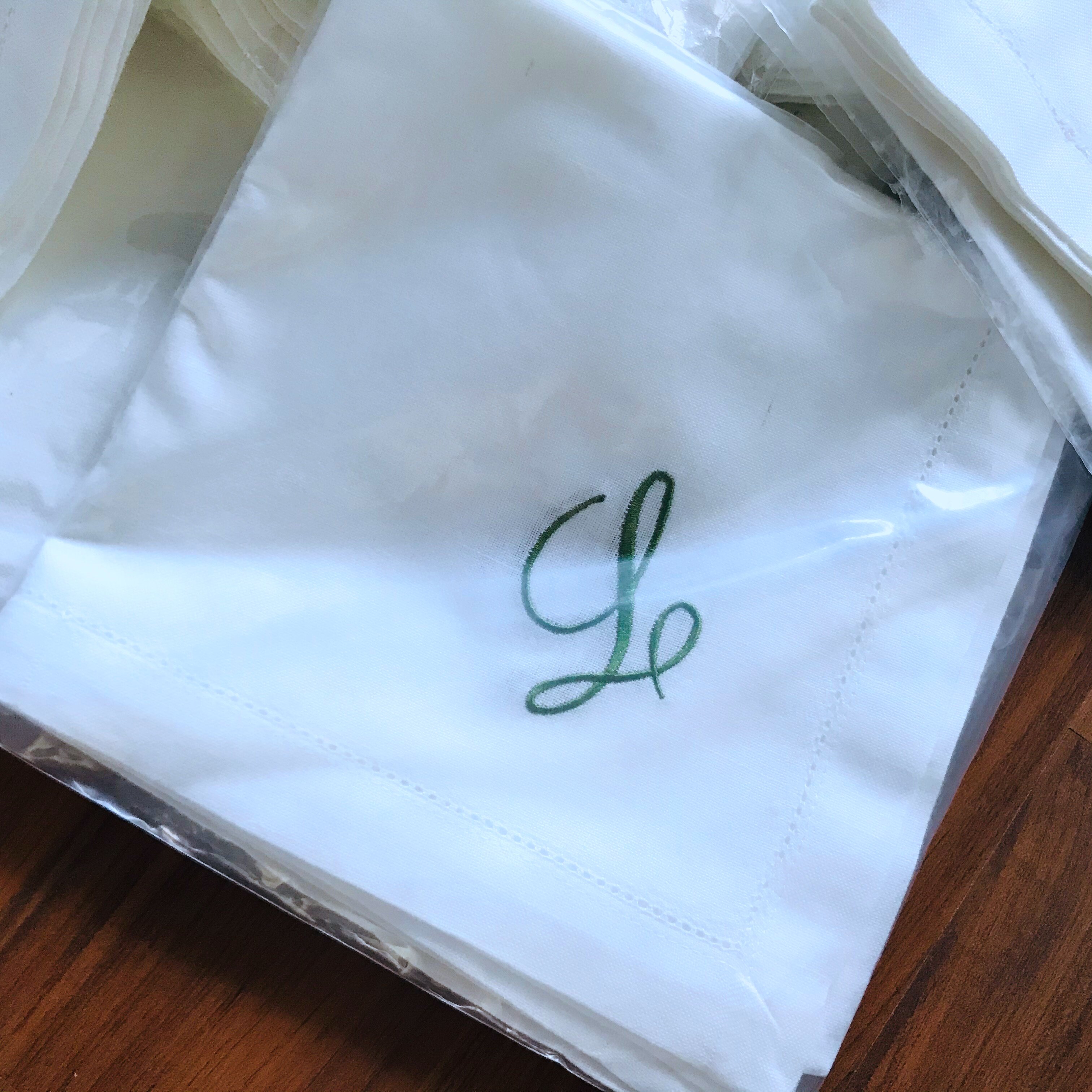 漂亮手写体英文名首字母 婚礼生日周年庆纪念  刺绣餐巾定制