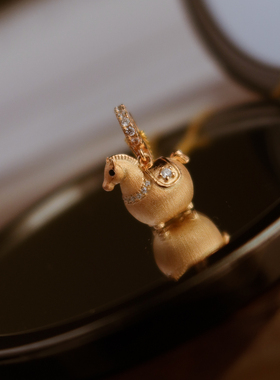 通体纯银吃夜草的胖马开合扣吊坠