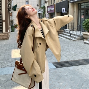 现货主推款！卡其色短款风衣外套 B260-5210-P165K238图片