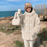 主推现货数据好米白色牛角扣皮草外套260-2823-P185K268，女装皮草，芭图娜