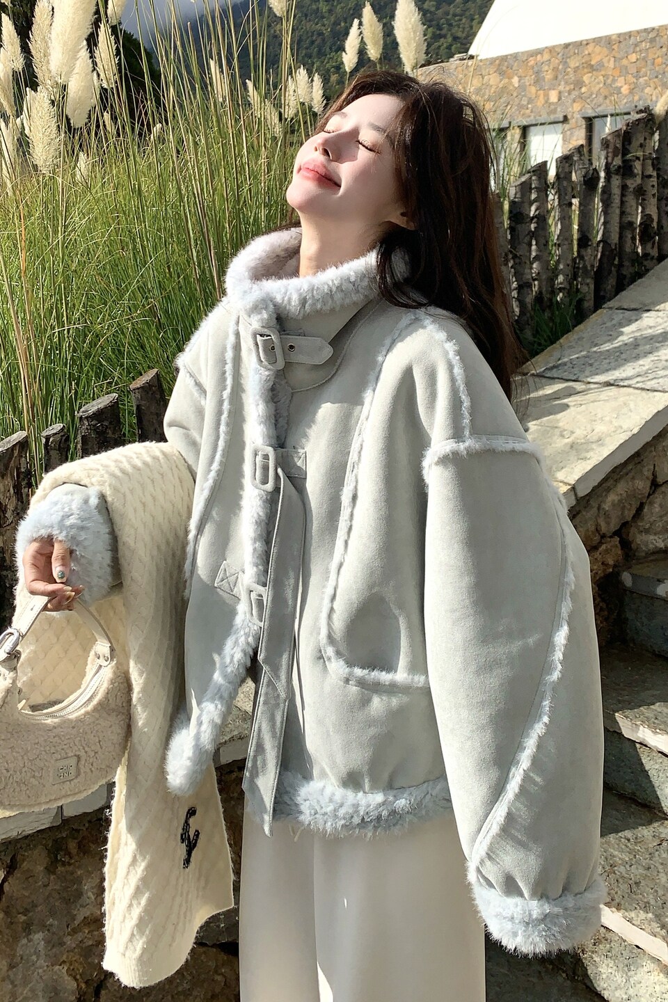 现货！浅蓝色皮毛一体复合短外套B260-5355-P215K298,女装短外套,芭图娜