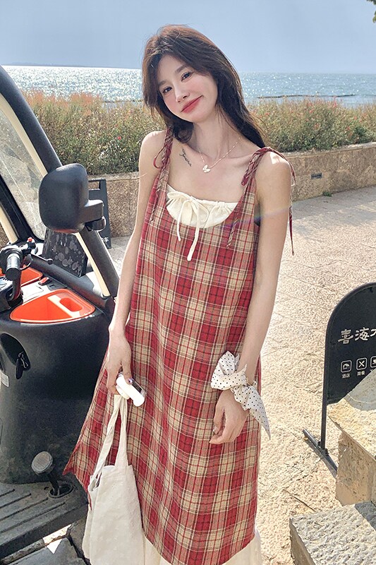 设计感甜美减龄蕾丝拼接格子吊带长裙夏季新款假两件显瘦连衣裙女,女装连衣裙,芭图娜