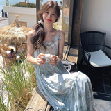 小清新淡蓝色碎花雪纺吊带连衣裙女夏2025新款法式绝美长裙到脚踝，女装连衣裙，芭图娜