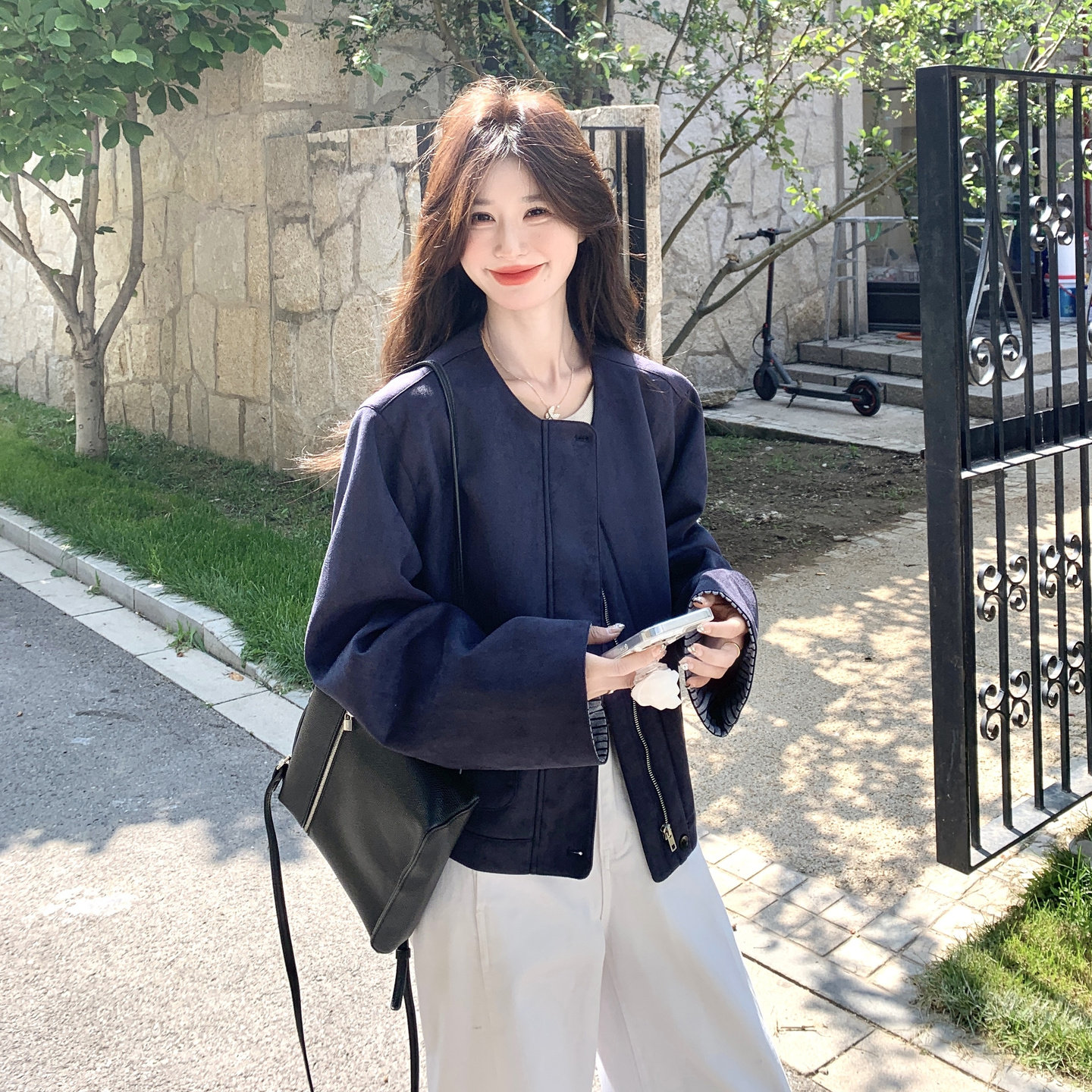 大货已出！藏蓝色麂皮绒拼条纹袖短外套B260-5205-P155K228,女装短外套,芭图娜