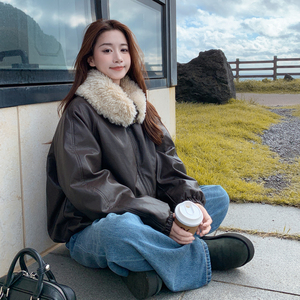 大货已出！90绒 咖色蛋白皮羽绒短外套 B260-5309-P275K378，女装羽绒服，芭图娜