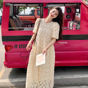 设计感雪纺镂空连衣裙女2025夏季新款蕾丝杏色复古名媛风绝美长裙
