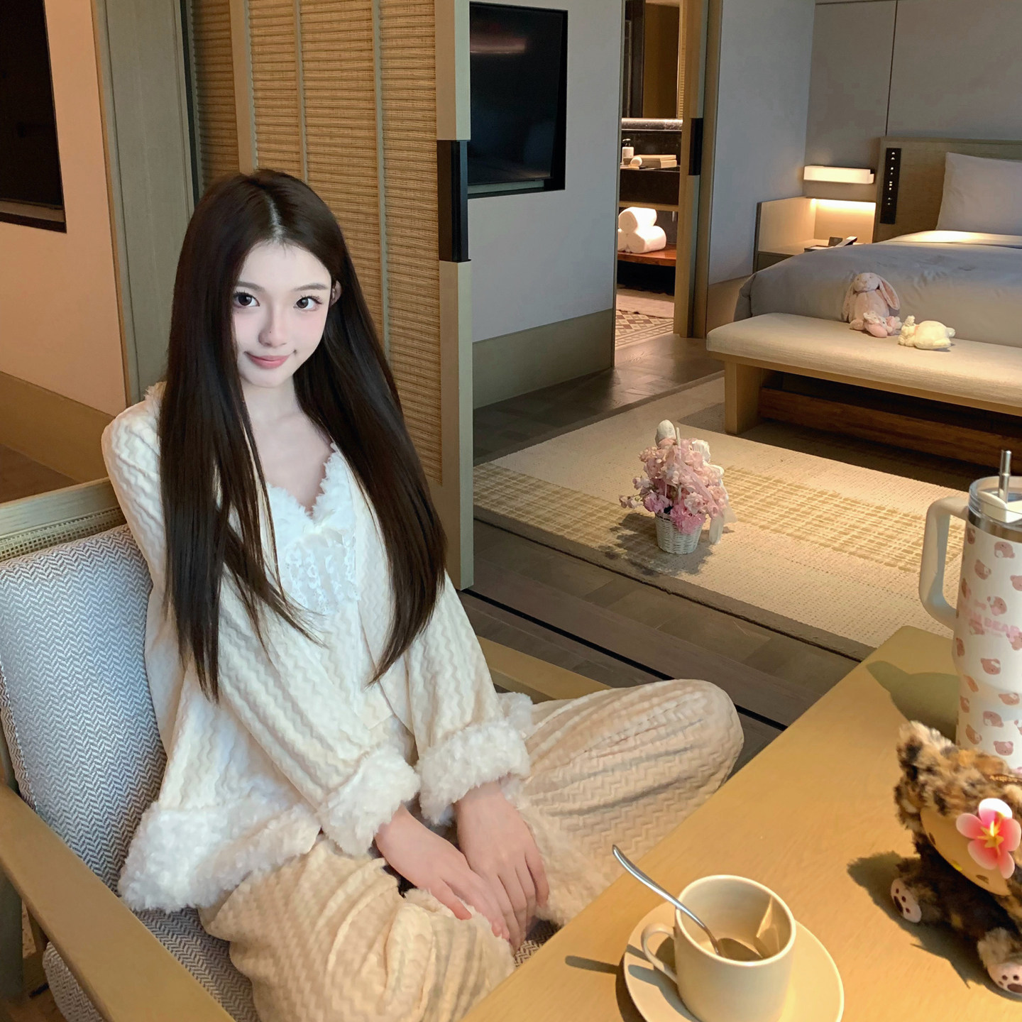 LAria皎皎白月 海岛绒秋冬季长袖睡衣女2026新款加厚家居服三件套