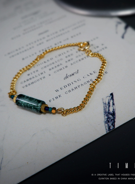 一间专注小众设计原创手作饰品店