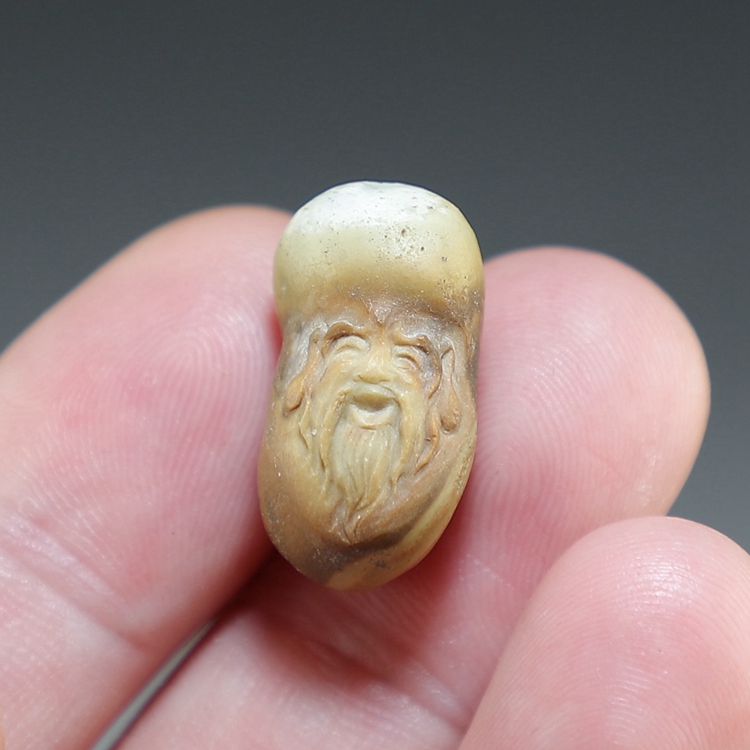 [原创]纯手工雕刻无量仙翁天然九眼石页岩眼睛石小吊坠楼叔孤品